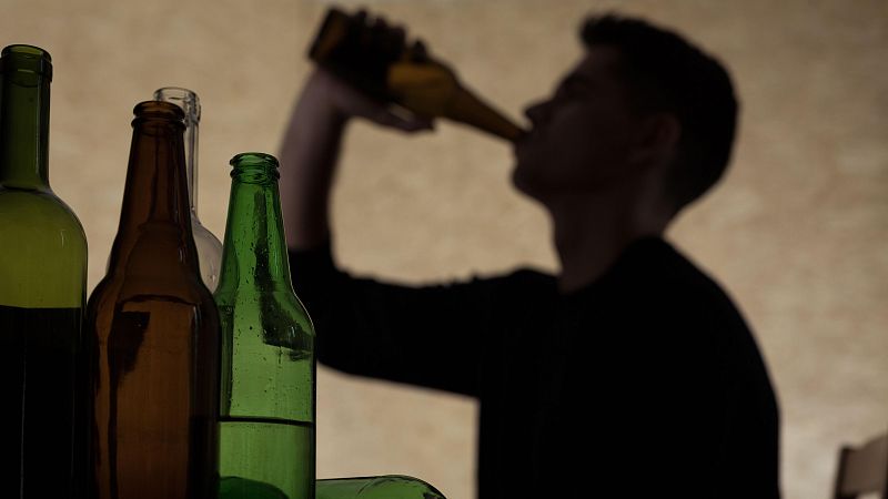 La ley de alcohol y menores prohibirá mensajes que lo asocien al éxito o que afeen la abstinencia