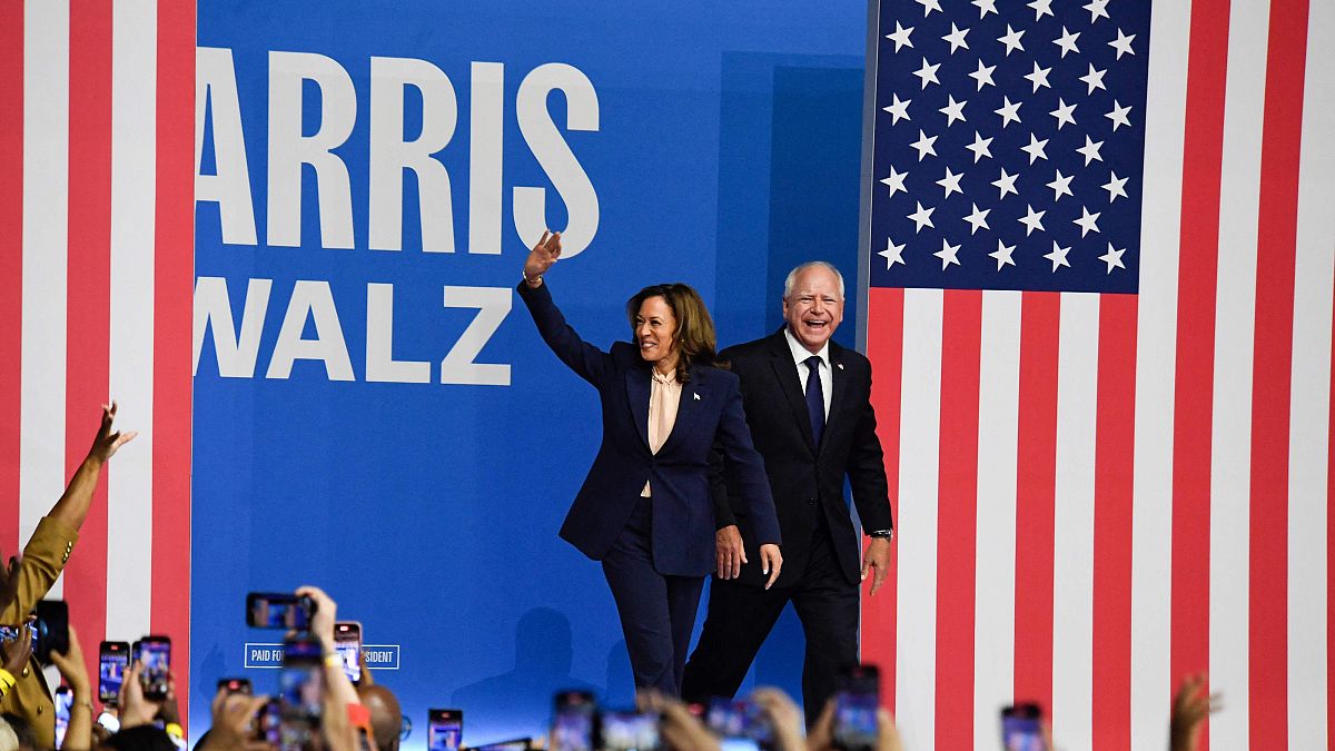 La vicepresidenta de EE.UU., Kamala Harris, y su compaero de campaa presidencial, el gobernador de Minnesota, Tim Walz