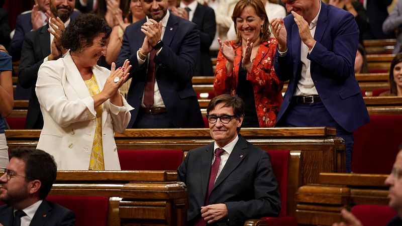 Illa es investido 'president' con el apoyo de ERC y Comuns en un pleno marcado por la nueva fuga de Puigdemont