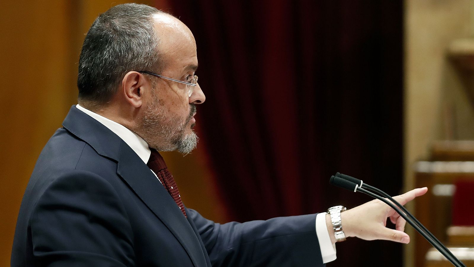 Alejandro Fernández, PP, acusa a Illa de “resucitar” el procés - Informativo 24h | Ver