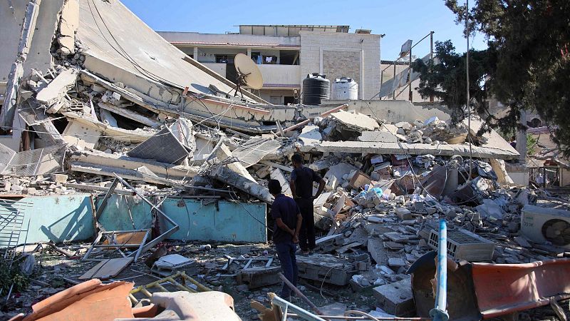 Al menos 12 muertos en un bombardeo israelí contra dos escuelas en Ciudad de Gaza