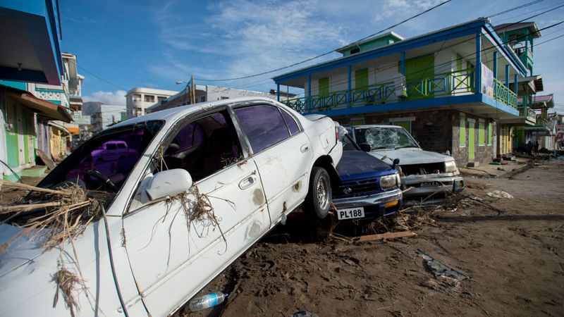 El huracán María deja al menos 28 muertos en el Caribe y Puerto Rico es declarado "zona de desastre"