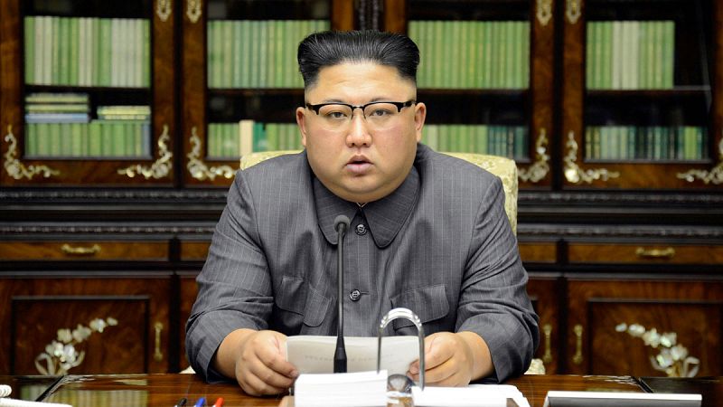 Kim Jong-un amenaza con "domar con fuego al viejo chocho desquiciado" de Trump