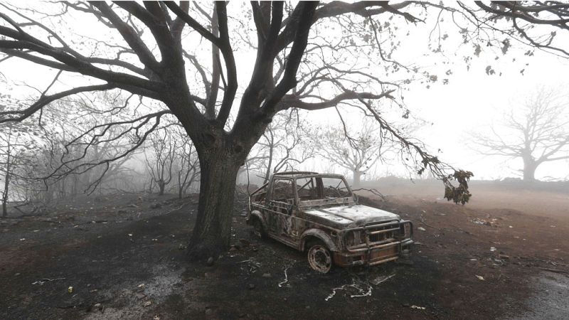 Hallan un cuerpo carbonizado donde buscaban a una vecina desaparecida por el incendio en Gran Canaria