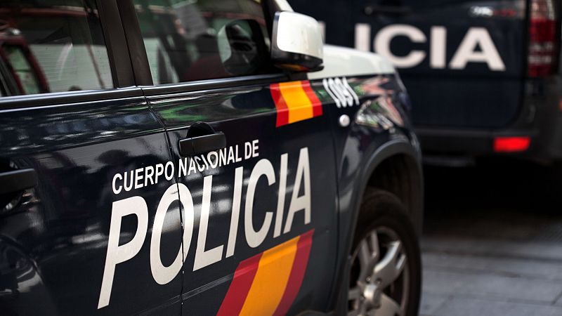 La Polica detiene a un hombre por tener a su pareja atada de pies y manos a la cama durante un mes en Salamanca