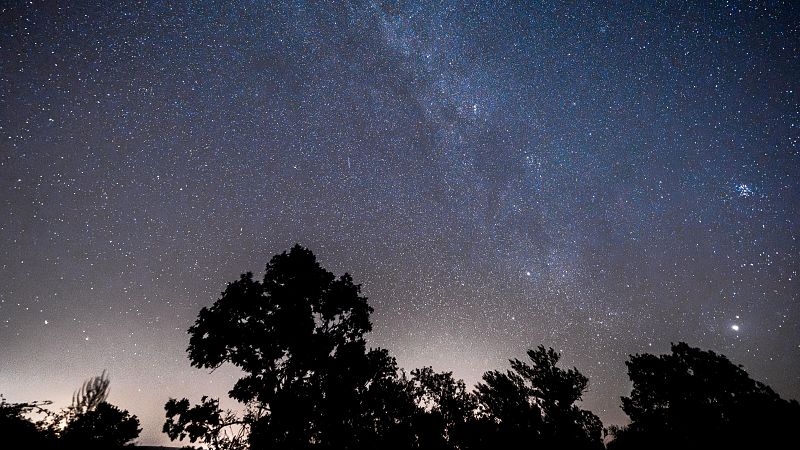 La lluvia de Perseidas alcanza su punto álgido: las mejores imágenes