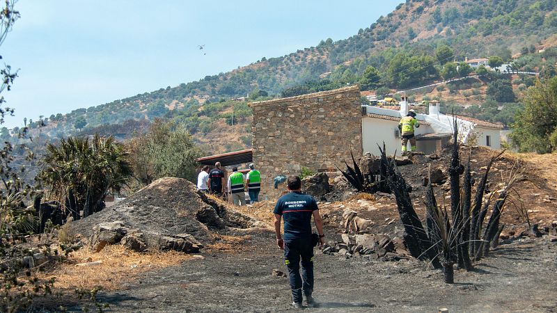 Estabilizado el incendio de Almuñécar en Granada que afecta a casi 600 hectáreas