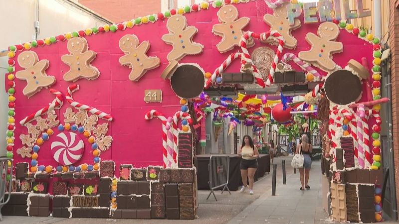 El veïnat de Gràcia celebra la Festa Major aliè a la suspensió de les activitats de cultura popular