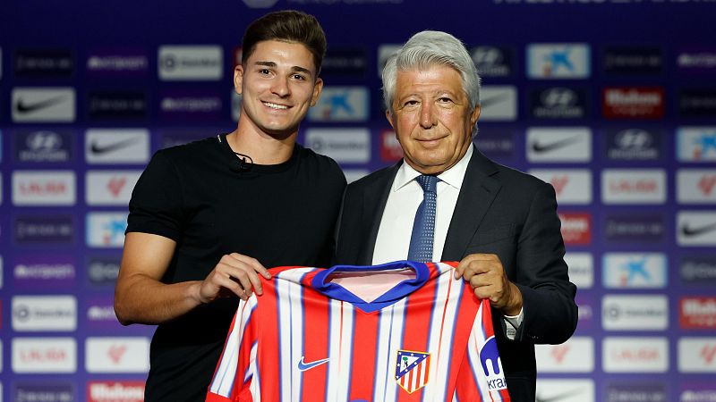 Julián Alvarez: "Cuando llegué al Atlético me puso muy feliz que la gente siguiera tanto mi vuelo"
