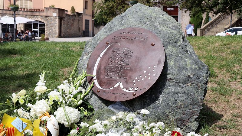 Ripoll inaugura un monument de record a les víctimes dels atemptats del 17A