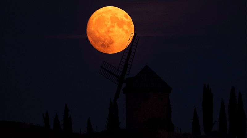 La superluna del Esturión: cuándo es, dónde verla y por qué se llama así