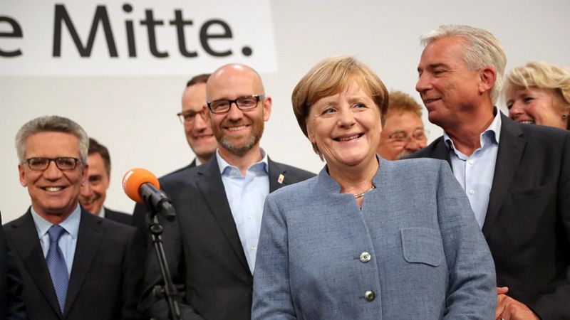Merkel gana las elecciones por cuarta vez y la extrema derecha entra en el Parlamento alemán
