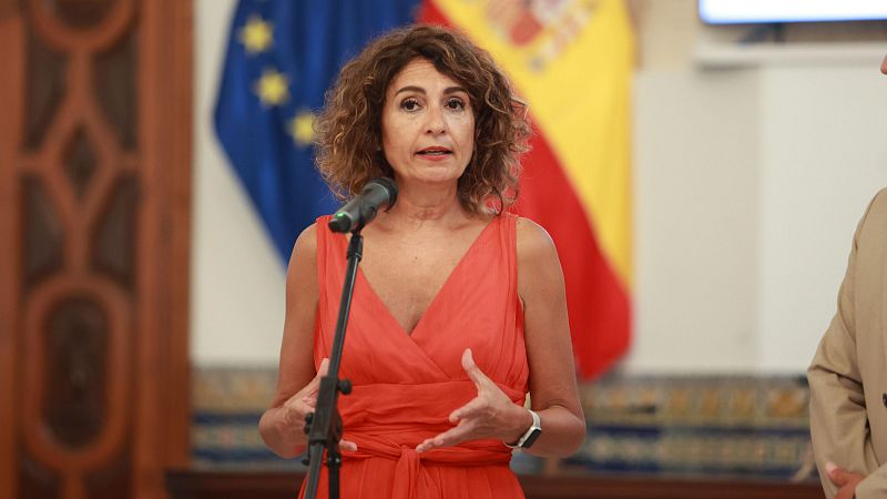 Montero defiende que Cataluña tenga "financiación singular" y asegura que el acuerdo entre PSC y ERC "no es un concierto"