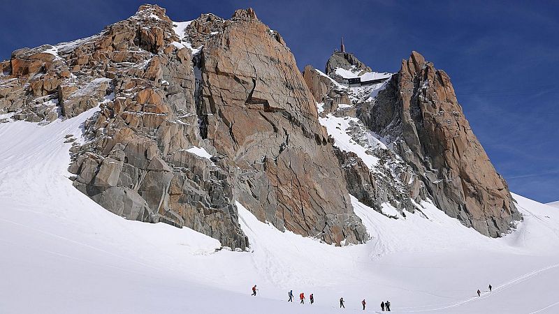 Mueren dos montañeros vascos cuando escalaban el macizo del Mont Blanc y otro resulta herido