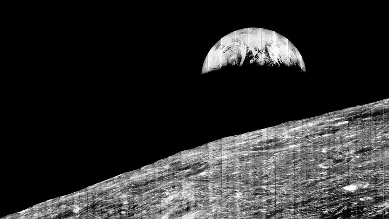 La primera foto de la Tierra desde la Luna: 58 años de la "imagen del siglo"