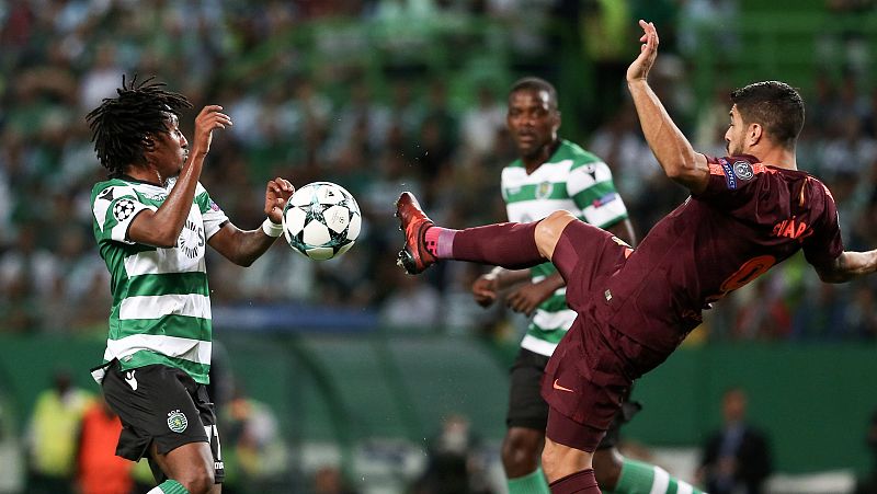 El Barça mantiene su racha en Lisboa con algo de fortuna