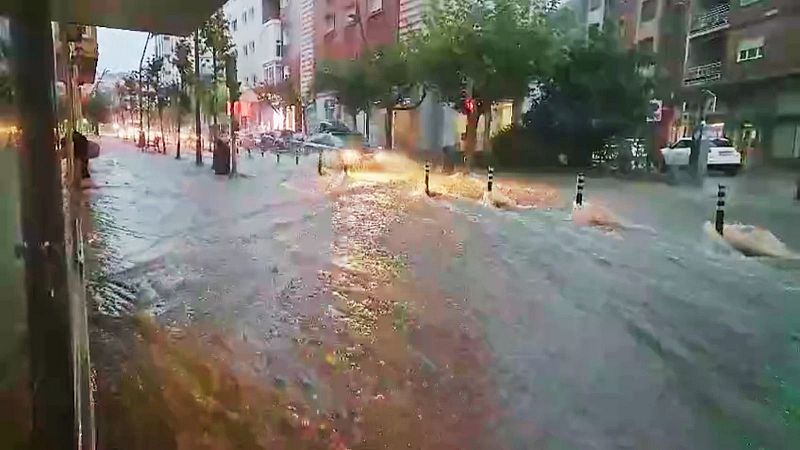 Una fuerte tromba de agua deja cinco incidencias  y 52 litros por metro cuadrado en Soria capital