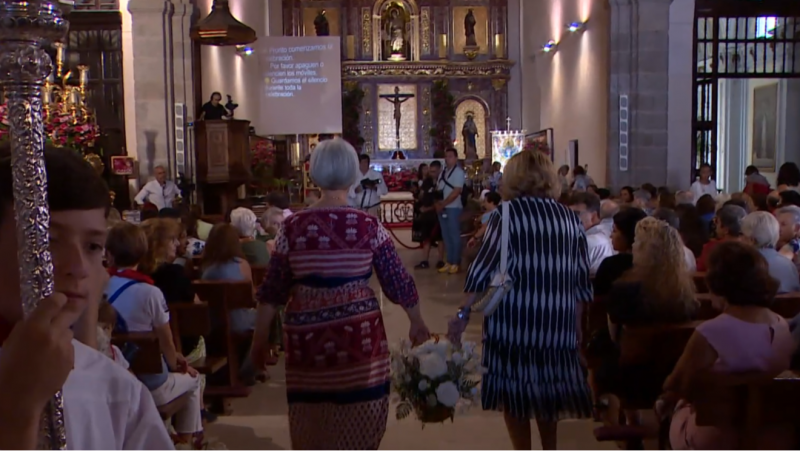 Se casan 18 parejas en una 'macroboda' en la localidad madrileña de San Sebastián de los Reyes