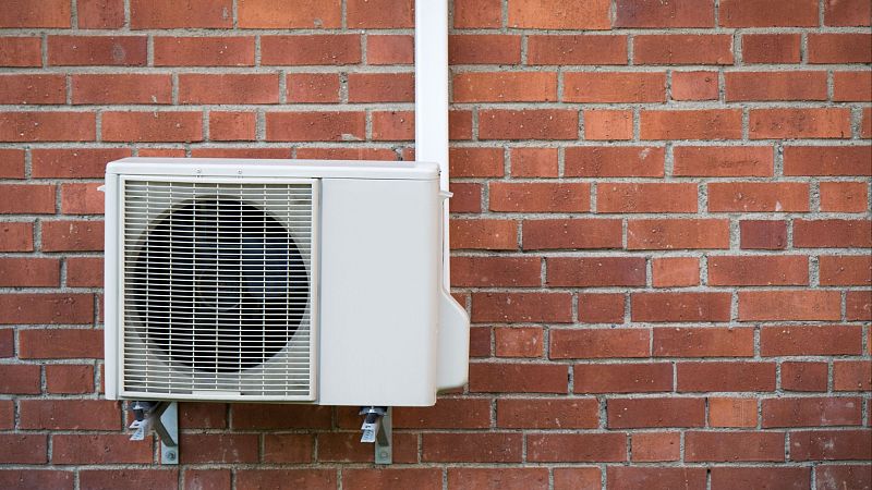 Aire acondicionado en los pisos: ¿puede la comunidad de vecinos obligar a desinstalar los aparatos?