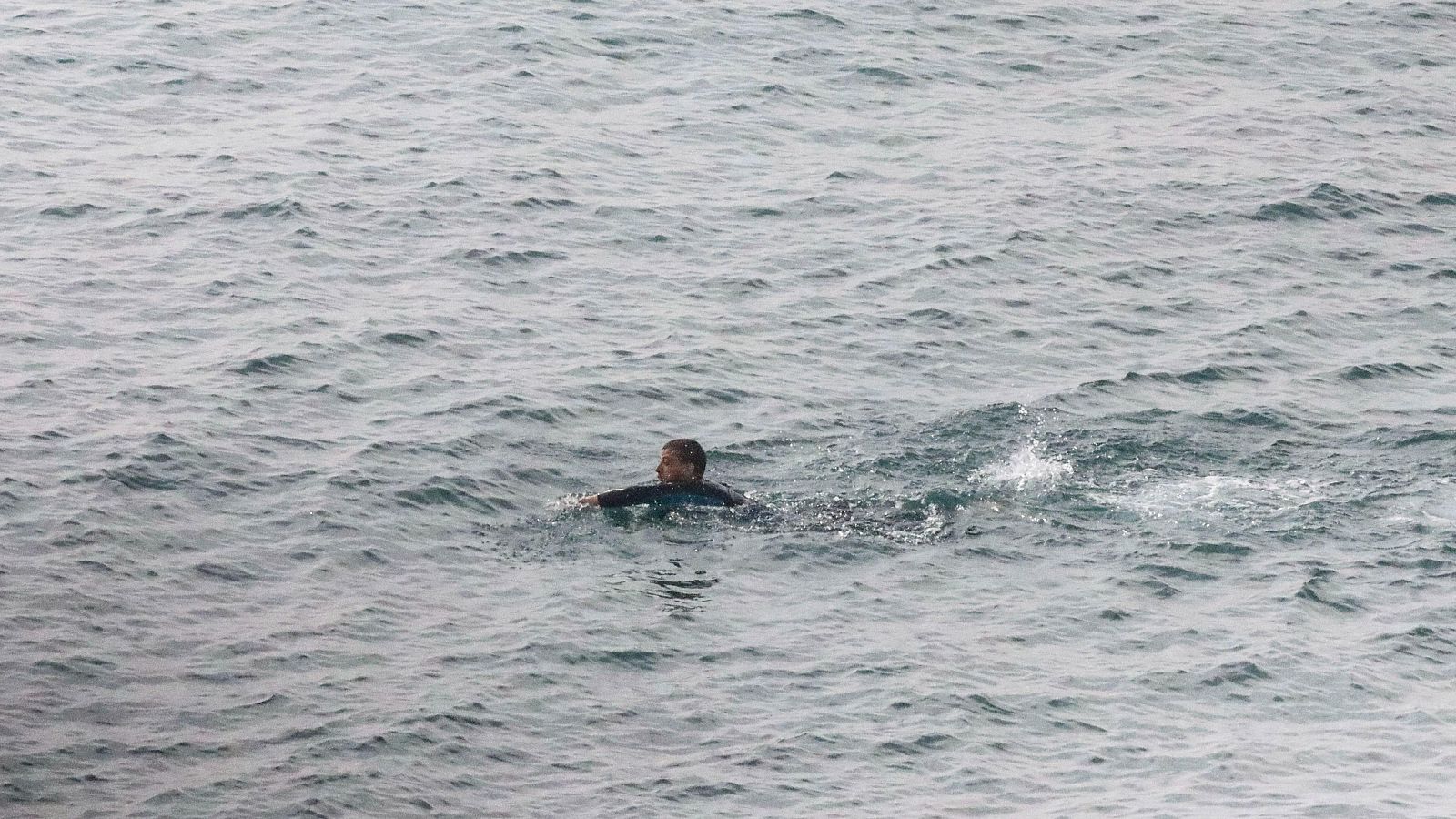 De cruzar a España a nado a los centros saturados de Ceuta | Ver
