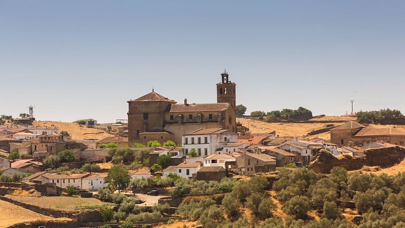 Buscar casa en los municipios más baratos: "Hemos tenido que rehabilitarla, pero en otro sitio costaría más"