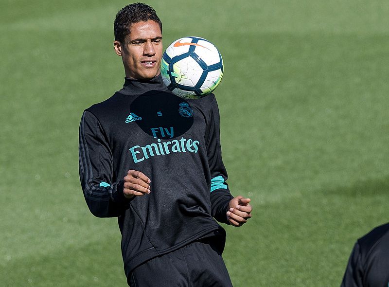 El Real Madrid anuncia la renovación de Varane hasta 2022