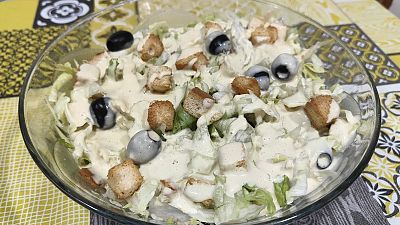 Receta de una ensalada Csar, fcil y para toda la familia