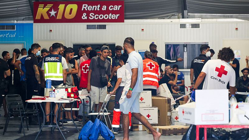 Una patera con 101 personas a bordo llega a Ibiza, la más grande desde que hay registros