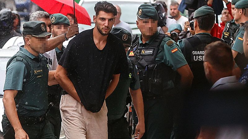 El futbolista Rafa Mir, en libertad provisional tras declarar en el juzgado por presunta agresión sexual