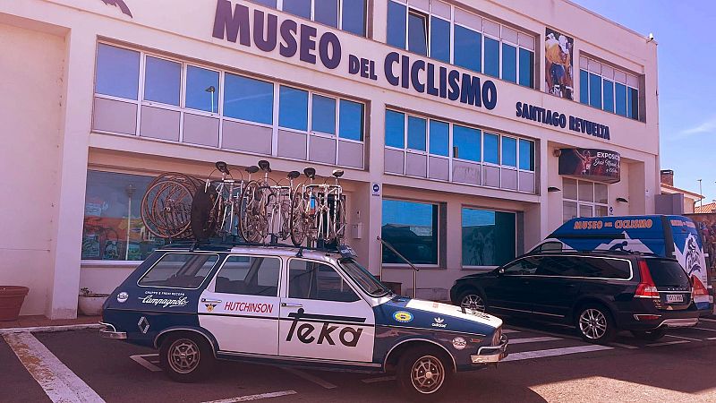 El Museo del Ciclismo Santiago Revuelta se viste de gala con el paso de la Vuelta a España 2024