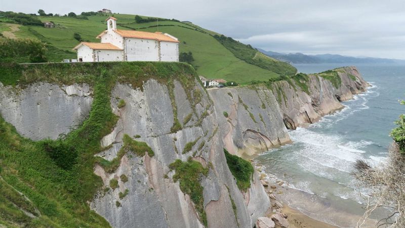 Geoparque de la Costa Vasca, tesoros de roca