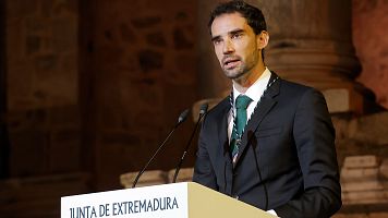 lvaro Martn recibe la medalla de Extremadura