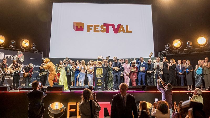 Ramón García, 'Cifras y Letras', 'Cafè d'idees' e Irene Escolar recogen sus premios en el FesTVal 2024