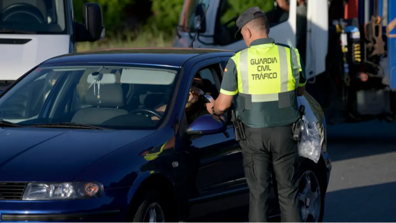 Interior estudia una rebaja de la tasa máxima de alcohol al volante de 0,5 a 0,2 gramos por litro en sangre