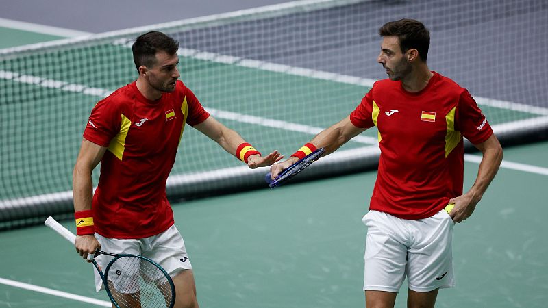 España vence a Australia y avanza a las finales de la Copa Davis como primera de grupo