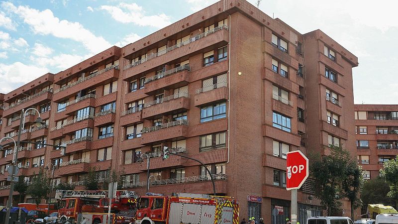 Un hombre hiere a sus padres, se atrinchera y se tira por el balcón en Bilbao
