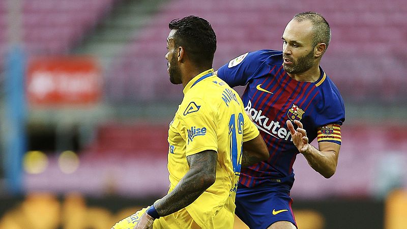 Iniesta sufre una elongación y será baja con España