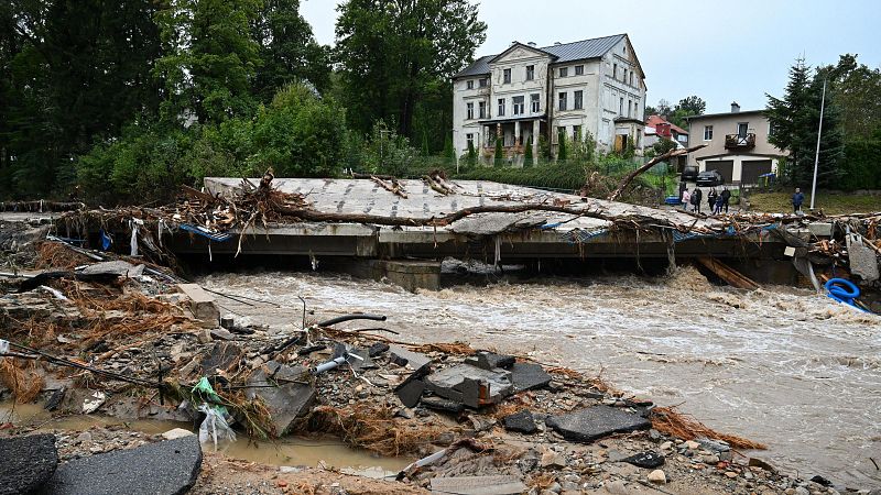 Las "devastadoras" inundaciones en Centroeuropa dejan cinco muertos en Rumanía y la UE se muestra "lista" para ayudar