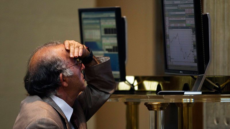 Los bancos catalanes lideran las caídas del IBEX en su peor sesión desde agosto por el desafío independentista