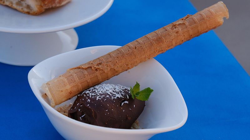 Receta de helado de chocolate con barquillos y rosquillas de MasterChef Celebrity 9