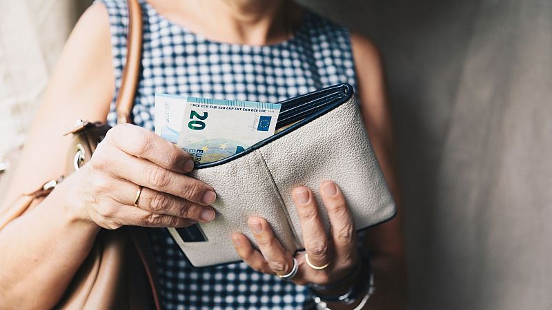 Por qué es importante para las mujeres hablar de dinero desde jóvenes