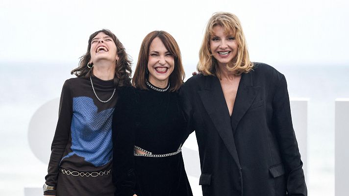 Paula Ortz, Nawja Ninri y Alba Planas en el Festival de Cine de San Sebastin (ANDER GILLENEA / AFP)