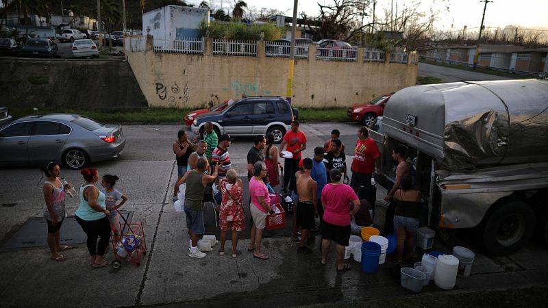La dura peregrinación de los puertorriqueños a supermercados desabastecidos