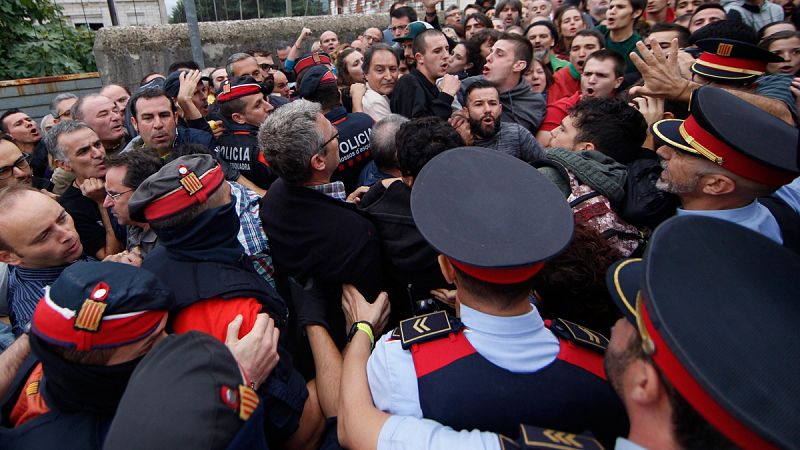 La cúpula de los Mossos lamenta la actuación "unilateral" de Policía y Guardia Civil en el 1-O