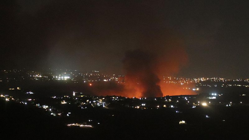 Ataque de Israel en Líbano, en directo: Hizbulá lanza proyectiles sobre el norte de Israel como "primera respuesta" a las explosiones en el Líbano