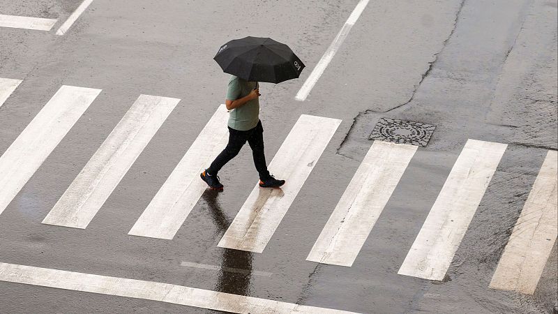 El tiempo en España hoy: siete comunidades en alerta por el paso de la borrasca Aitor