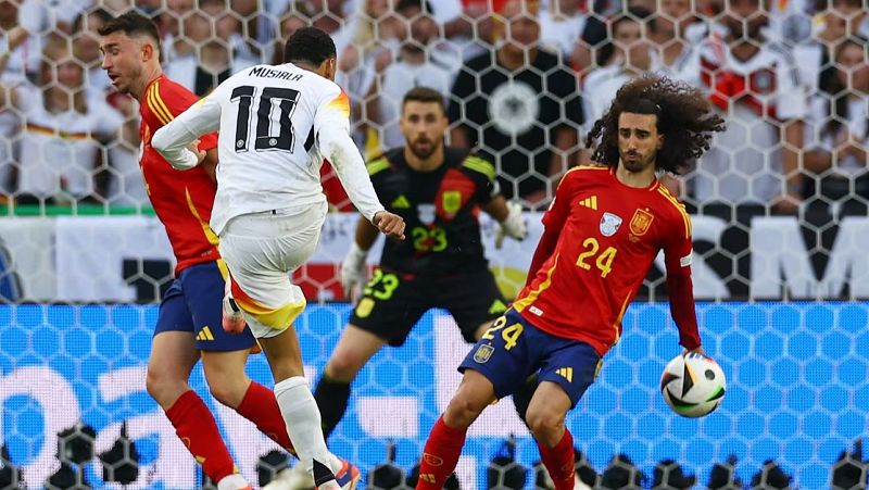 La UEFA rectifica y pone nuevas directrices: la mano de Cucurella en la Eurocopa sí era penalti