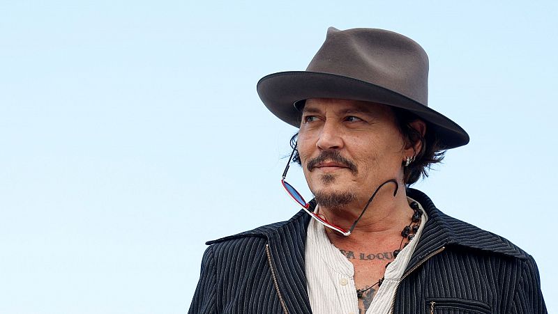 Johnny Depp presenta su nueva película en San Sebastián: "Volver a dirigir me ha hecho sentirme como un bebé"