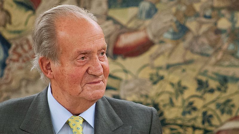 Una revista holandesa publica las fotos de la relación íntima entre Juan Carlos I y Bárbara Rey