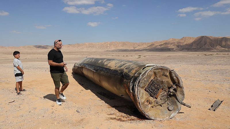 Irán ataca Israel e invasión en Líbano, en directo: Irán ataca Israel con alrededor de 200 misiles balísticos